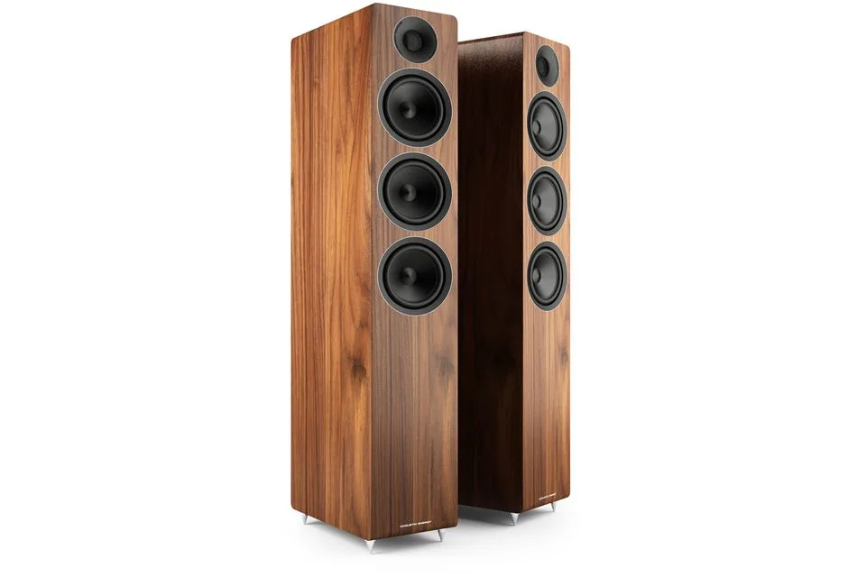 AE320