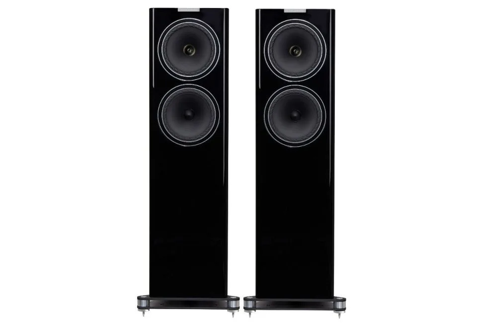 F702